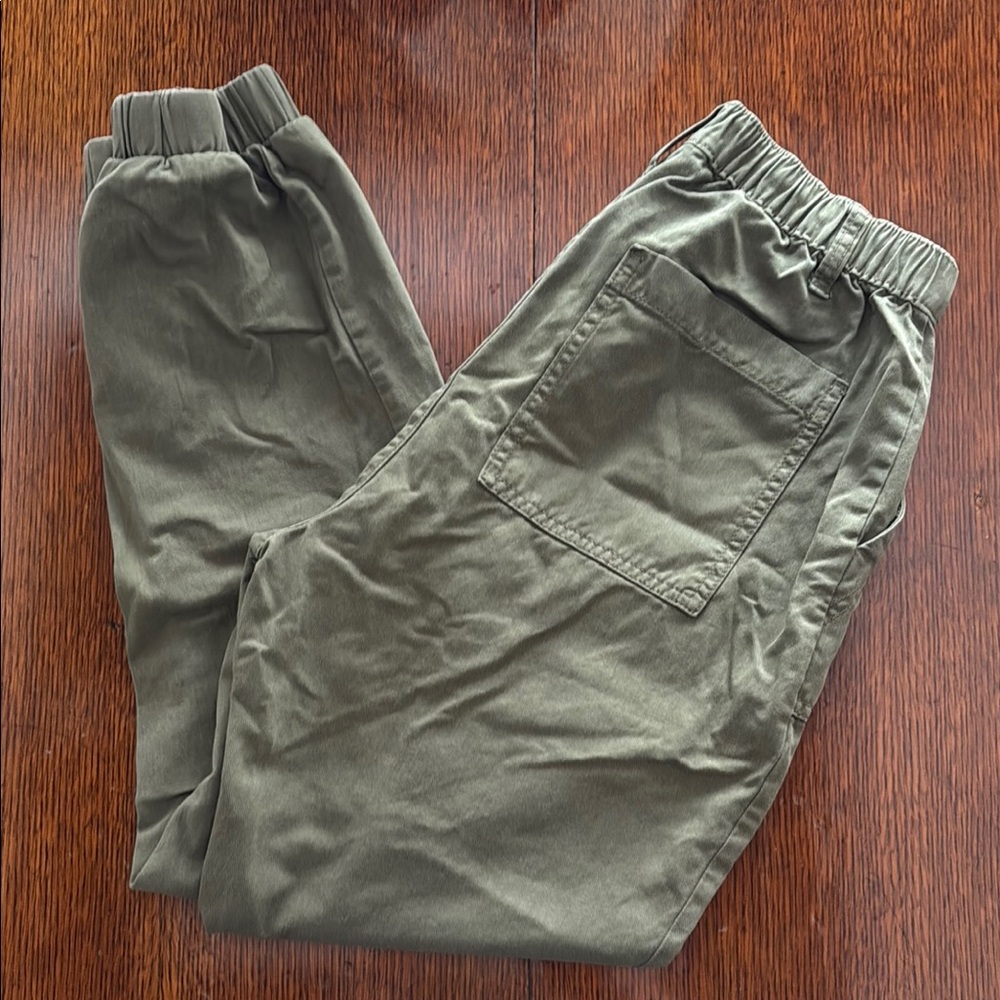 Style & Co. Green Capris with Elastic Waistband & Leg Opening Women’s Sz 4